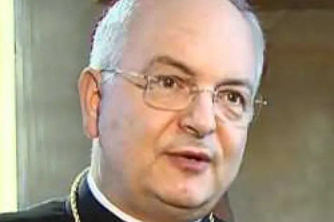 Iglesia no puede vivir sin "escándalo" del celibato, dice Prefecto vaticano