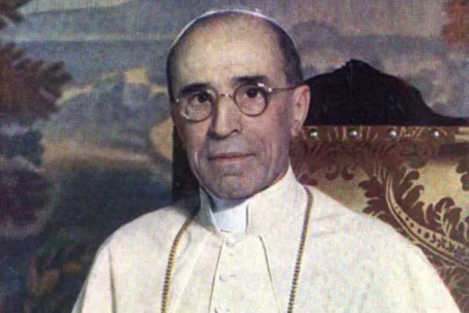 Historiadora judía desmiente “complicidad” de Pío XII con nazis
