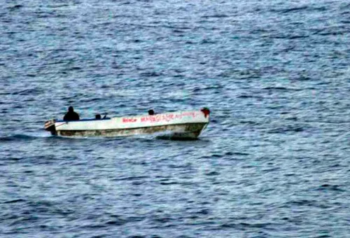 Autoridad vaticana pide no olvidar a pescadores secuestrados por piratas