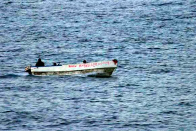 Autoridad vaticana pide no olvidar a pescadores secuestrados por piratas