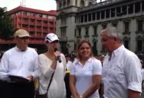 Presidente de Guatemala junto a líderes pro-vida