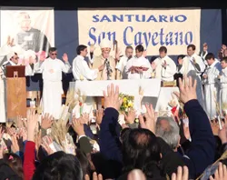 La Misa por San Cayetano presidida por Mons. Puiggari (foto Obispado de Mar de Plata)?w=200&h=150