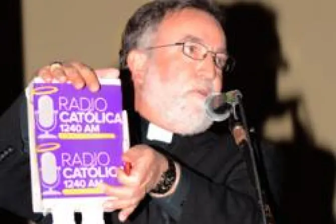 Inauguran radio católica en español en Estados Unidos