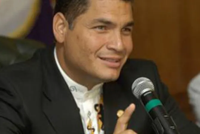 Iglesia no interviene en política, aclara Obispo a Presidente de Ecuador