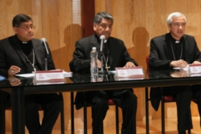 Familia fundada en matrimonio de hombre y mujer es patrimonio de la humanidad