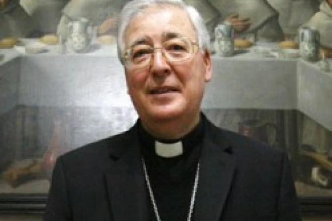 Mons. Reig Pla recibe más de 2 mil correos de respaldo ante ataque del lobby gay