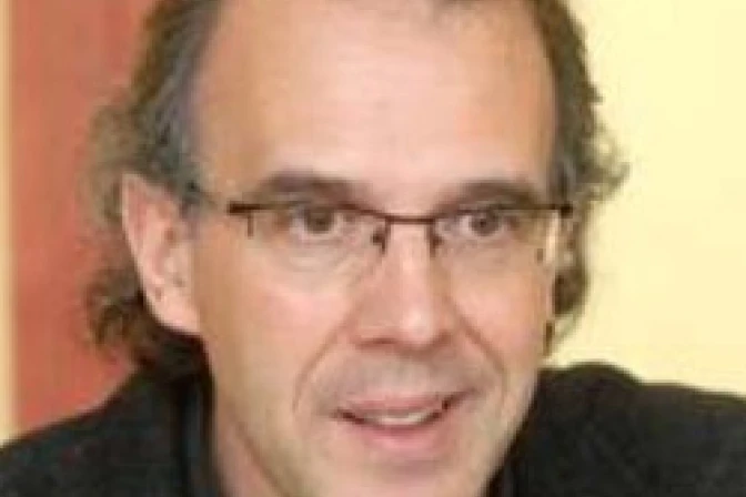 Reclaman cese de teniente alcalde catalán que ofendió al Papa Benedicto XVI