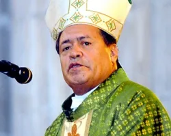 Cardenal Rivera pide acercarse más dinámicamente a jóvenes