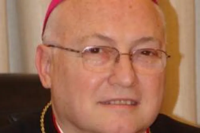 Obispo rechaza enseñar a niños que exista un "tercer sexo"