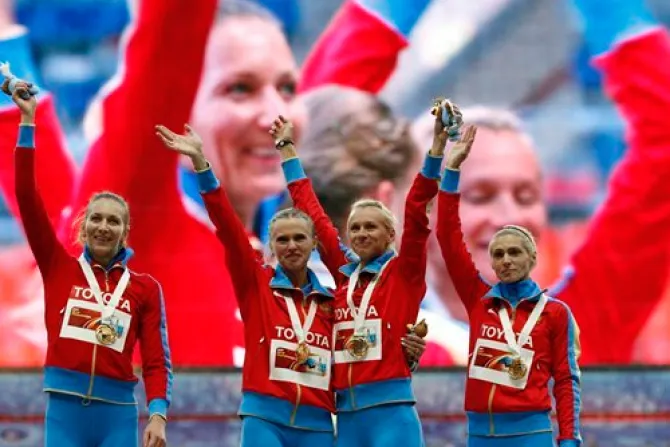 Atletas rusas que se besaron: No somos gays ni protestamos contra ninguna ley