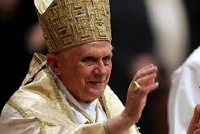 Con Cristo derribar barreras que impiden llegar a vida divina, exhorta el Papa Benedicto XVI