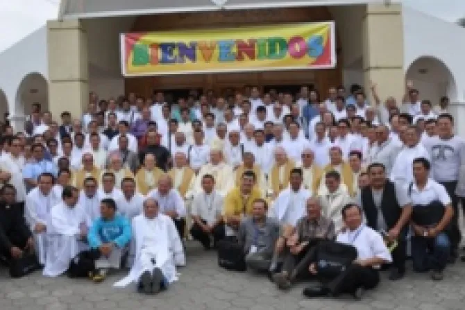 Ecuador y el Año de la Fe: Sacerdotes comprometidos a evangelizar con el catecismo y el concilio