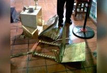 Sagrario profanado. Foto: Twitter / @padrenestor1945