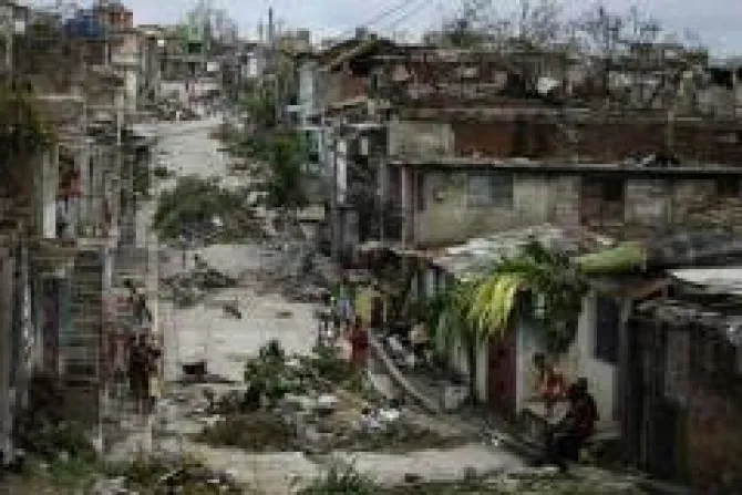 Arquidiócesis de Miami inicia campaña para víctimas de Sandy en Cuba