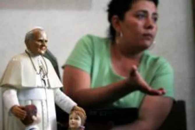 Estudiarán curación milagrosa de mexicana atribuida al Beato Juan Pablo II