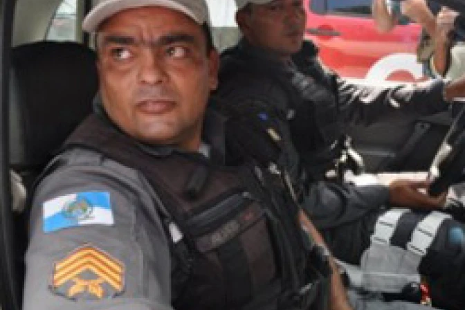 Policía que detuvo a asesino en escuela de Brasil: Dios nos puso allí