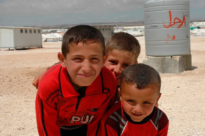 Vaticano lanza iniciativa para devolver la sonrisa a los niños sirios