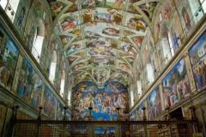 Nadie escapa de la sacralidad de la Capilla Sixtina, asegura director de los Museos Vaticanos