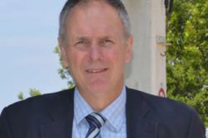 Piden "hablar y rezar con fuerte voz" para salvar a cristiano en Irán