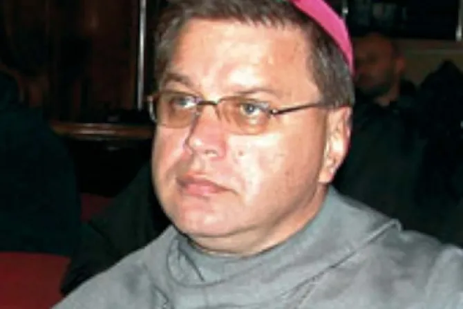 El que ama de verdad lucha por sacar adelante al país, afirma obispo boliviano