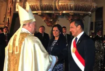 Mons. Adriano Tomasi y el Presidente de Perú, Ollanta Humala. Foto: Arzobispado de Lima