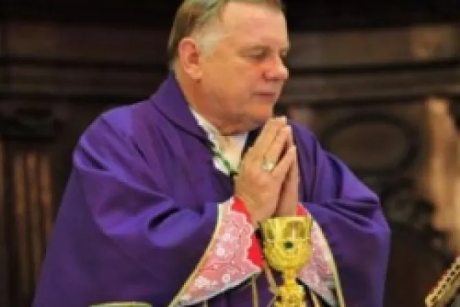 Arzobispo de Miami: Iglesia quiere en Cuba aterrizaje suave que abra futuro de esperanza