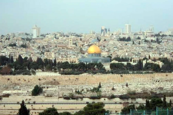 Patriarca latino de Jerusalén: Visita del Papa a Tierra Santa impulsará proceso de paz