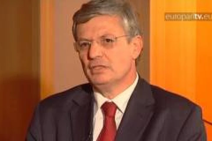 Político católico derrota presiones del lobby gay en Parlamento Europeo