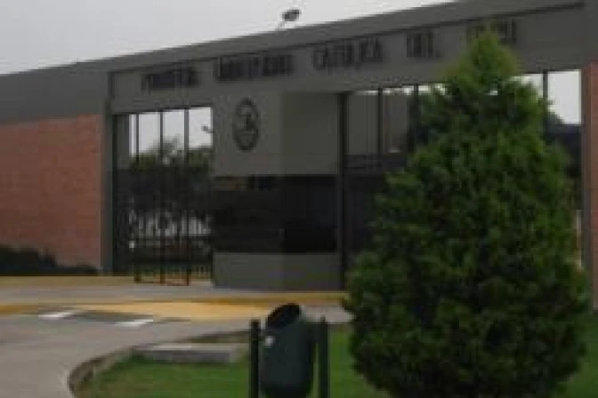 Vaticano enviará Visitador Apostólico para colaborar en solución de caso PUCP