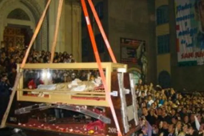 Apoteósico recibimiento de reliquias de Don Bosco en México