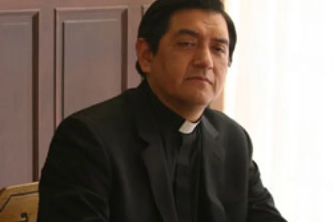 Padre Valdemar denuncia que Ebrard usa erario público para acallar ciudadanos