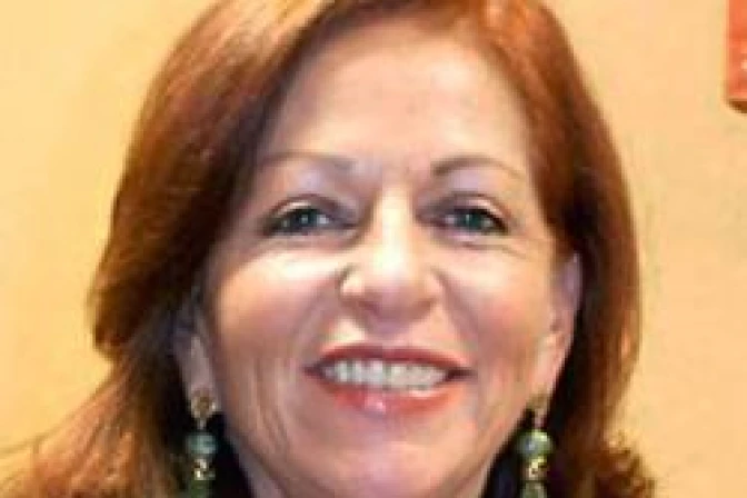 El Papa Benedicto hace esfuerzo loable para que Iglesia supere crisis, dice periodista mexicana