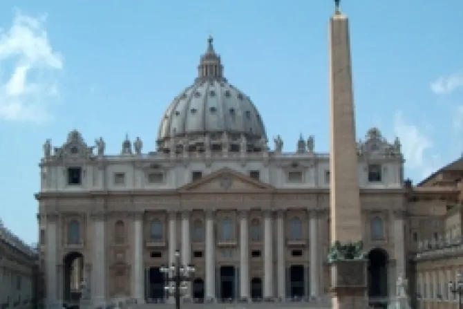 Detienen a sospechoso de filtración de documentos privados en el Vaticano