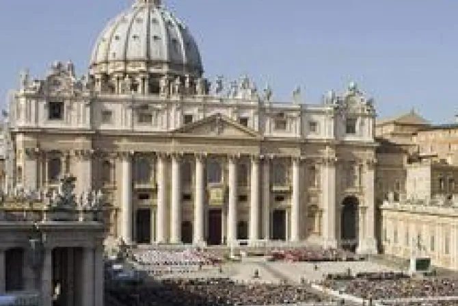 Aumentan a 1166 millones los católicos en el mundo