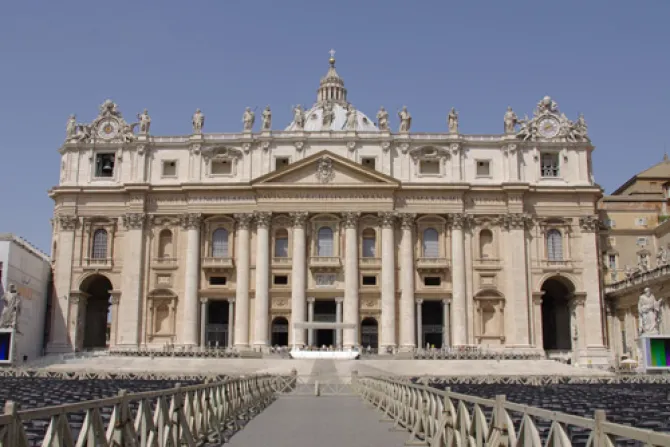 Vaticano da importante paso en lucha contra lavado de dinero