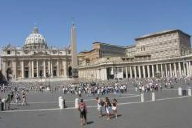Vaticano: Sorpresa tras medida del Banco de Italia sobre tarjetas de crédito