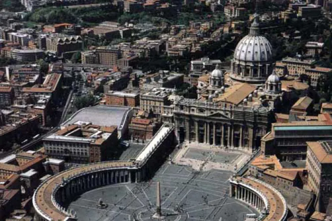 Presentan investigación que confirmaría "lobby gay" en el Vaticano