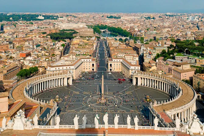 Obispo y gendarmería del Vaticano evitan suicidio de mujer italiana