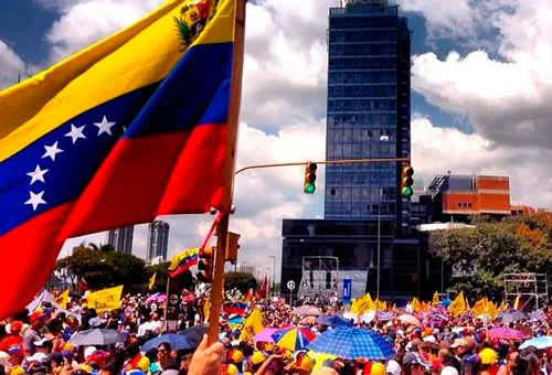 Manifestación pacífica en Caracas Foto: durdaneta / Wikimedia Commons (CC BY 2.0)?w=200&h=150
