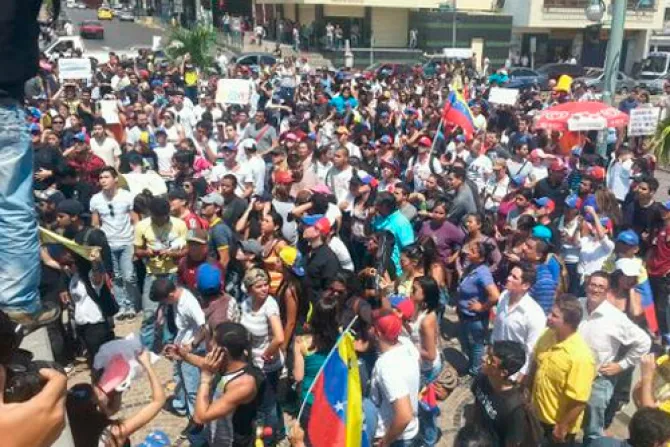 Venezuela: Mons. Moronta pide cesar la represión y todo tipo de violencia