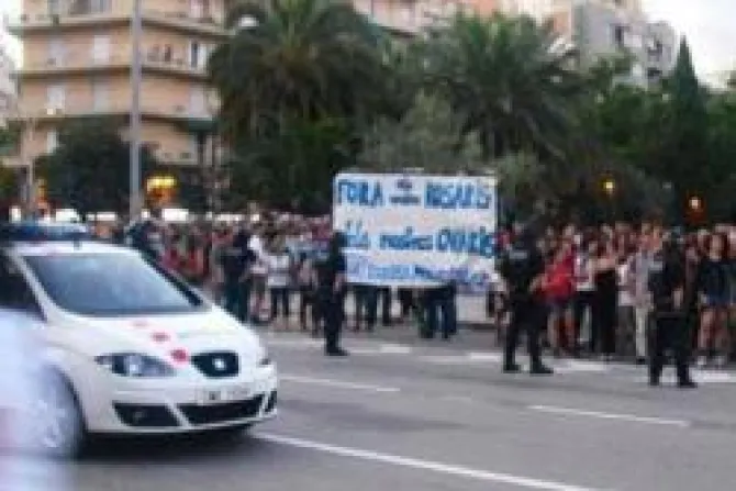 Promotores de aborto atacan a pro-vidas que protestaban pacíficamente ante hospital de Barcelona