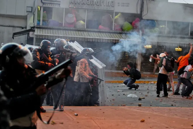 Venezuela: Obispo reitera llamado al cese de todo tipo de violencia