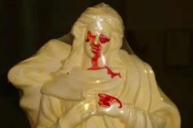 Piden prudencia ante imagen de la Virgen que dicen llora sangre