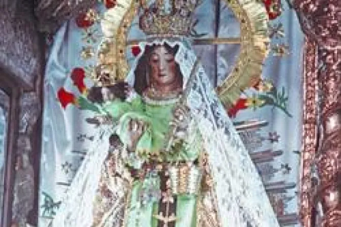 Roban placas de plata en Santuario de la Virgen de Copacabana en Bolivia