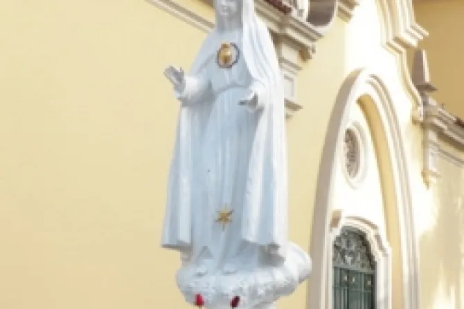 Reponen emblemática Virgen de Fátima en Lima