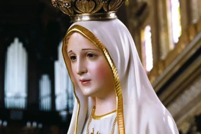 En Twitter el Papa resalta el "si" de María