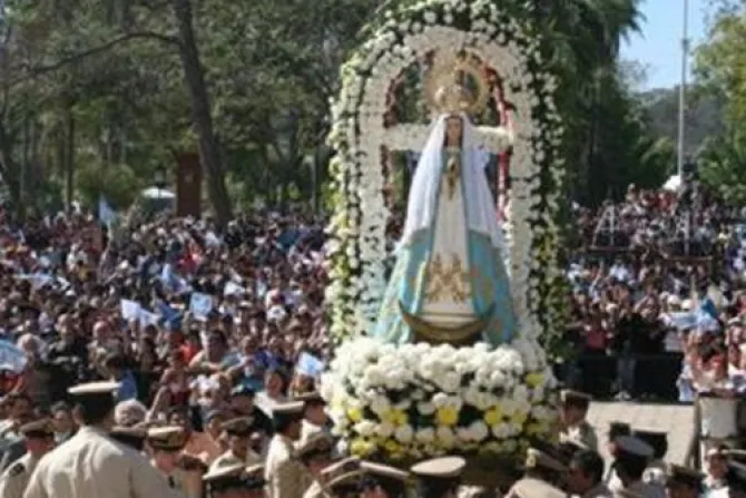 Virgen de Itatí reúne a miles de peregrinos en Argentina