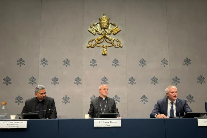 Presentación en el Vaticano