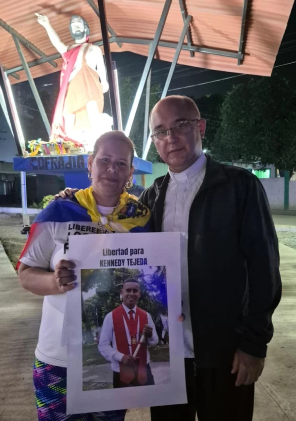 “Dios se descubre en la mirada esperanzada de esta gente. Ellos son reflejo del Dios sufriente", aseguró el sacerdote. Crédito: Cortesía del P. Honegger Molina.