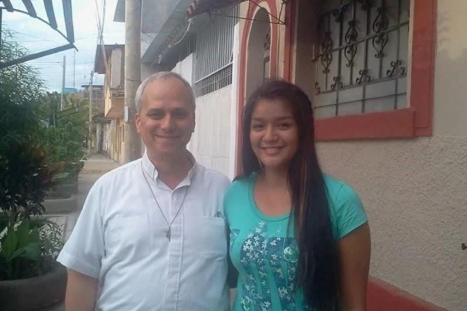 Mildred, la ahijada peruana del Papa León XIV,